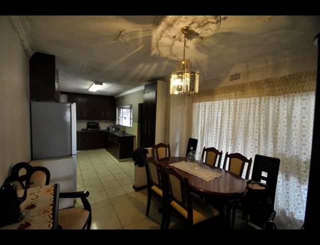 3 BEDROOM HOUSE FOR SALE IN DAWN PARK